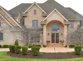 N52W21285 Golfview Ct, Menomonee Falls, WI 53051