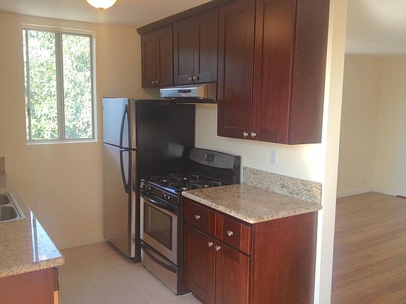 5th image of 937 Havenhurst Dr #4