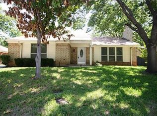 803 Matthews Ct, Arlington, TX 76012