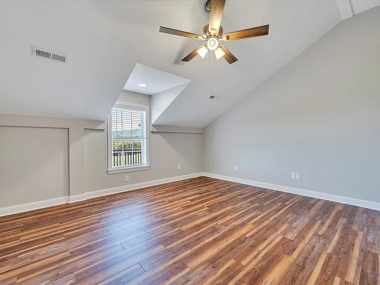 1180 Longfield Rd — Photo 150