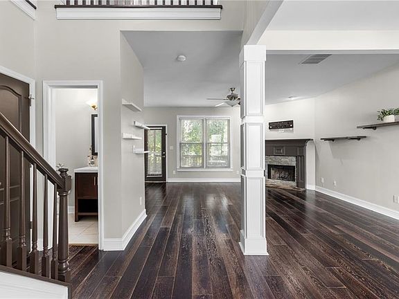 5th image of 2905 The Terraces Way