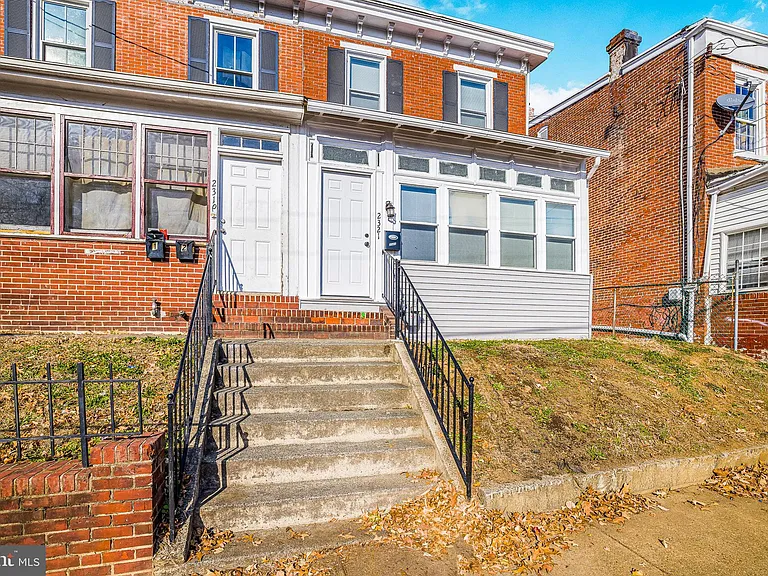 2321 N Tatnall St — Photo 34