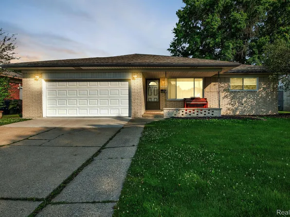 34486 Hawke Dr, Sterling Heights, MI 48310