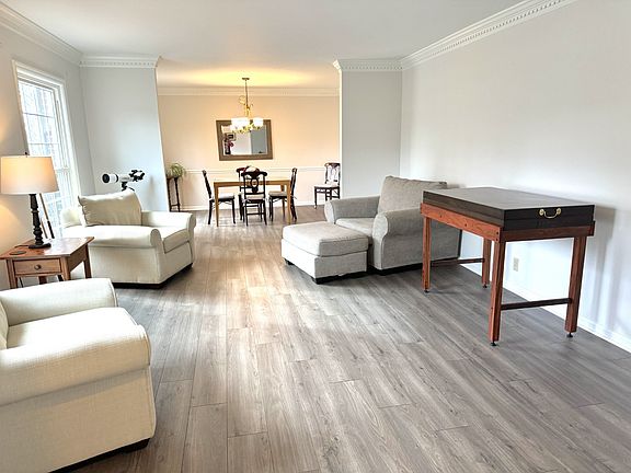 4th image of 315 Oakvale Dr