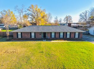 1511 Deering St, Cleveland, MS 38732