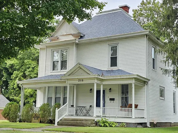 318 E 7th St, Mount Carmel, IL 62863