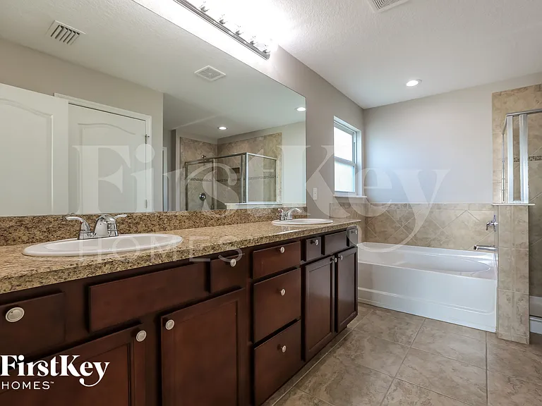 316 Corbett Bluff Dr — Photo 8