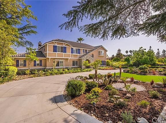 2nd image of 938 Olympic Ct