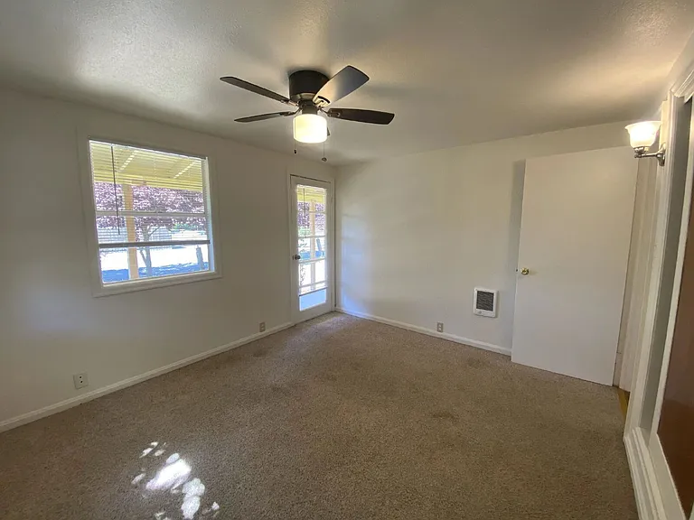 710 W Broccoli St — Photo 5