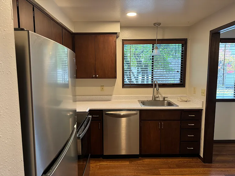 324 E 18th Ave #5 — Photo 3