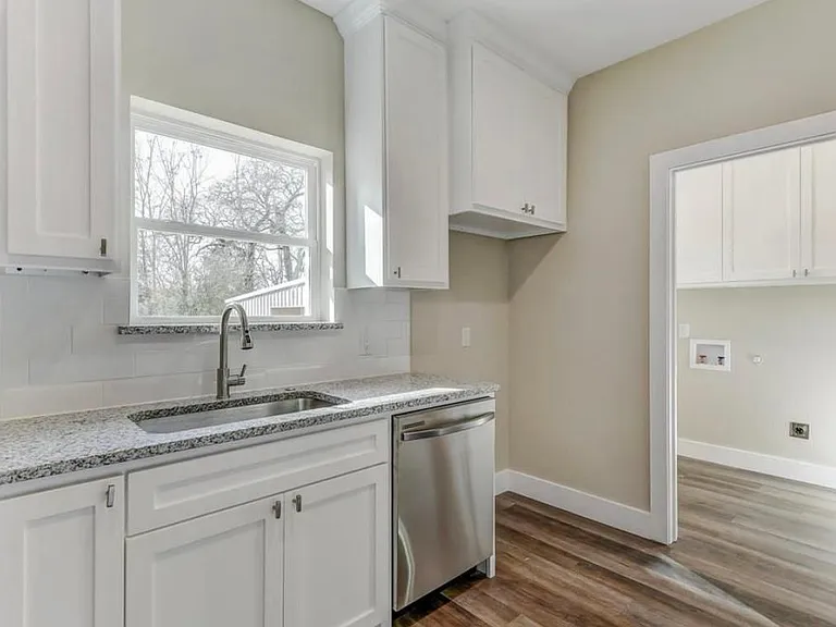 920 W Coffin St — Photo 11