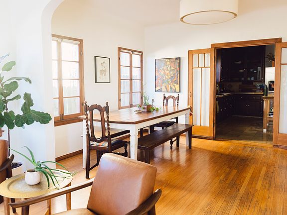 4th image of 826 Parkman Ave