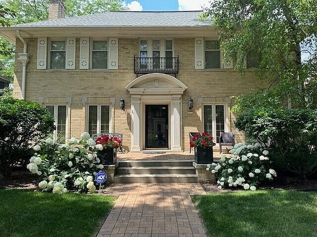 1st image of 3515 North Summit AVENUE