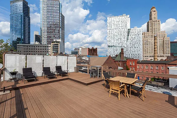 Sold by Compass | media 20
