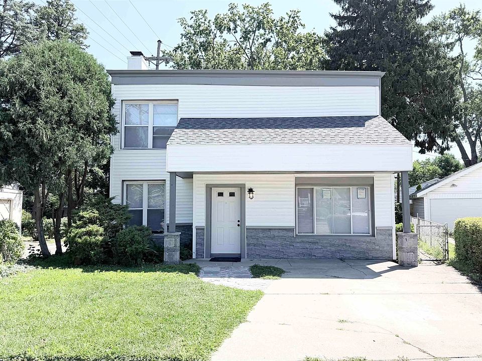 1st image of 120 Manor Ave