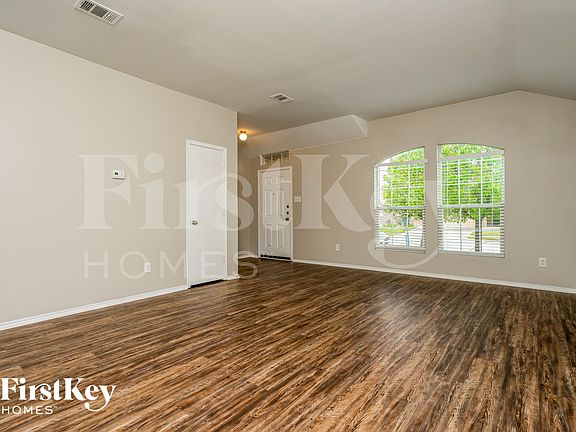 2nd image of 3908 Windy Point Dr