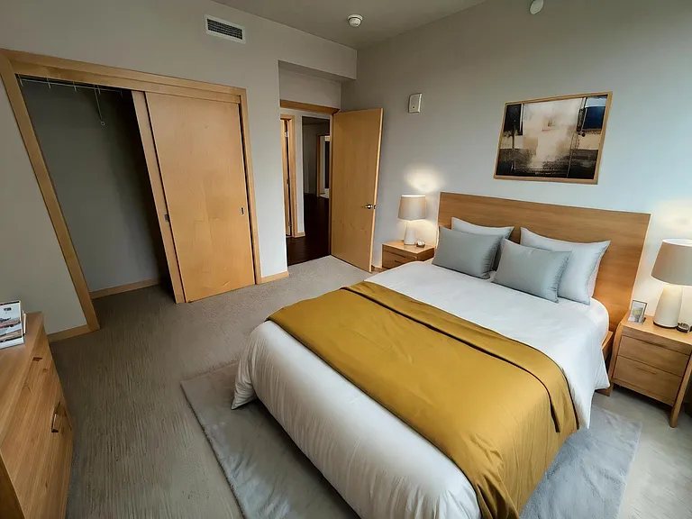 Venture Luxury High Rise — Photo 295