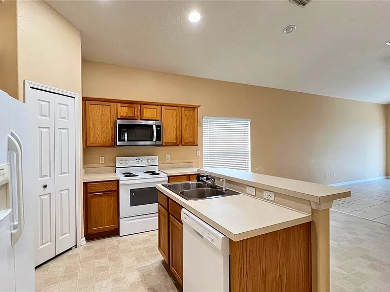 16709 Fresh Meadow Dr — Photo 3