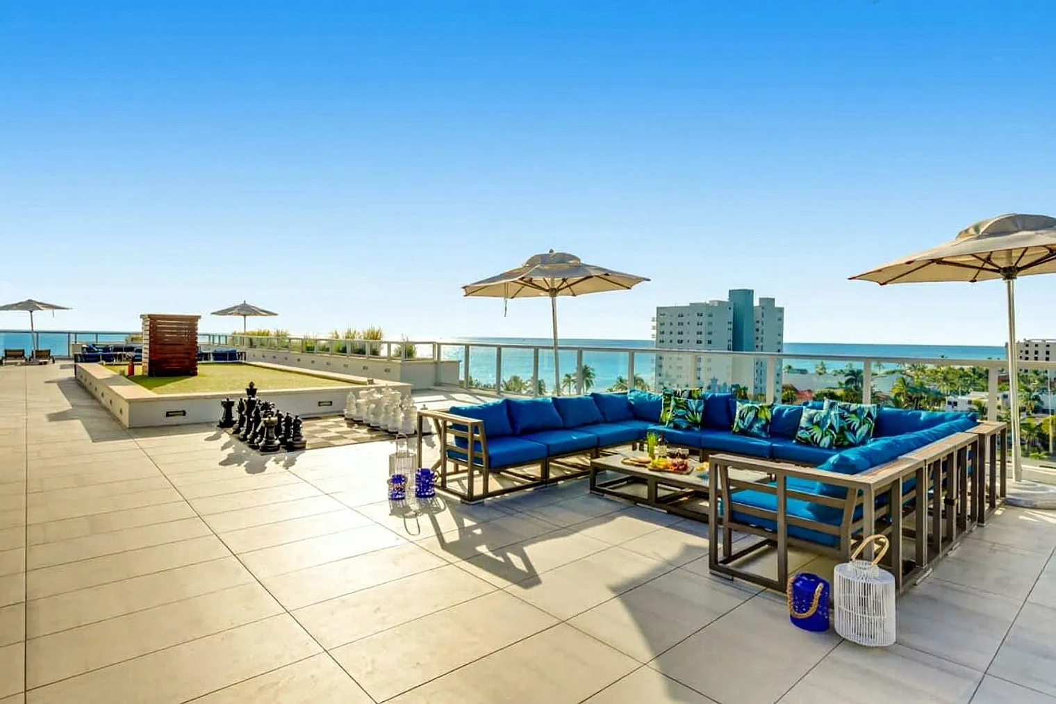 1 bed, 1.0 bath, 742 sqft, $2,435 — Photo 2