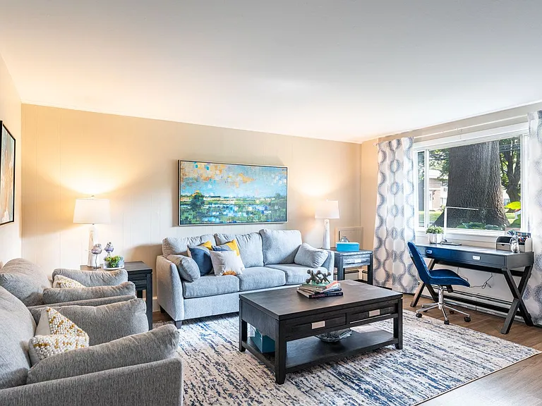 Pelham Apartments - Market — Photo 6