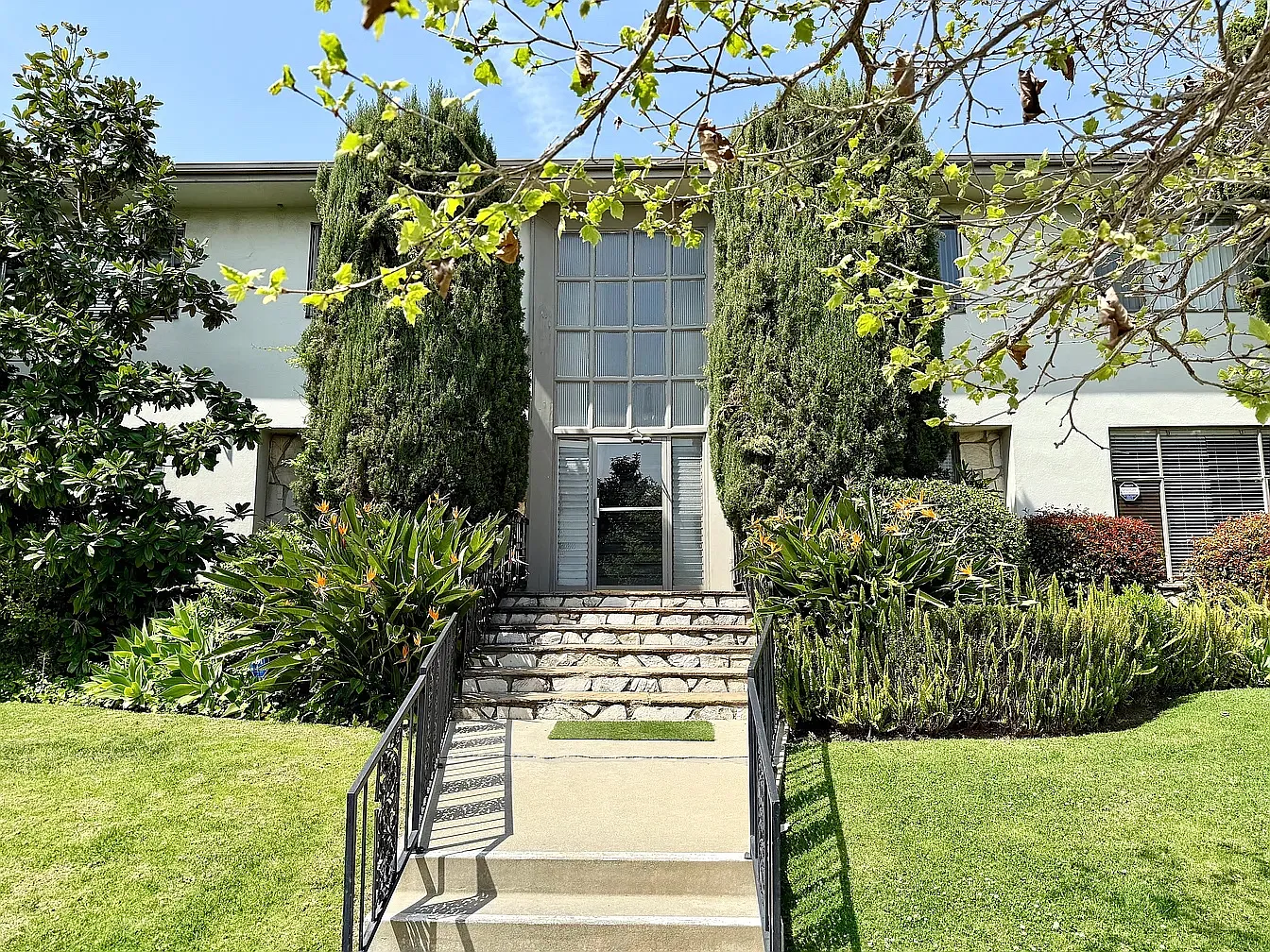 1 bed, 800 sqft, $2,495 — Photo 2