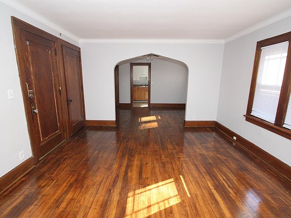 3rd image of 1331 Evelyn St