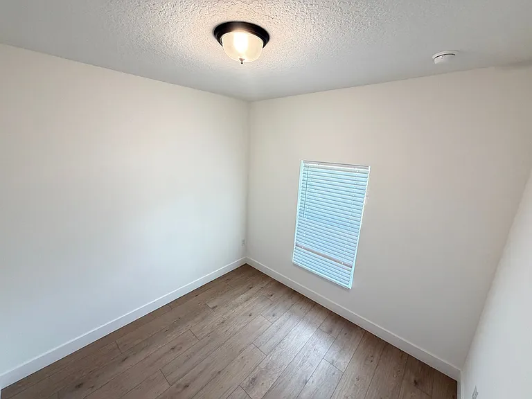 430 Wellwood St SW — Photo 31