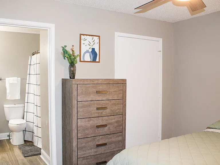 180 W Dublin Dr — Photo 48