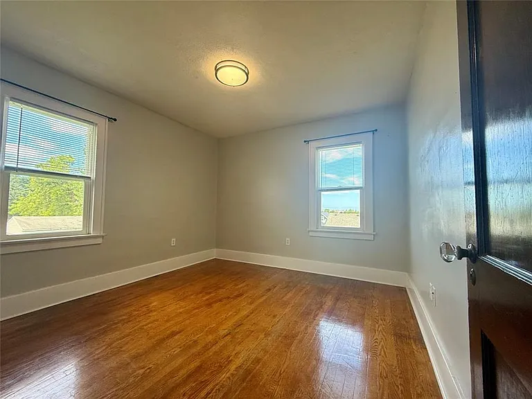 1328-30 Patterson Ave — Photo 30