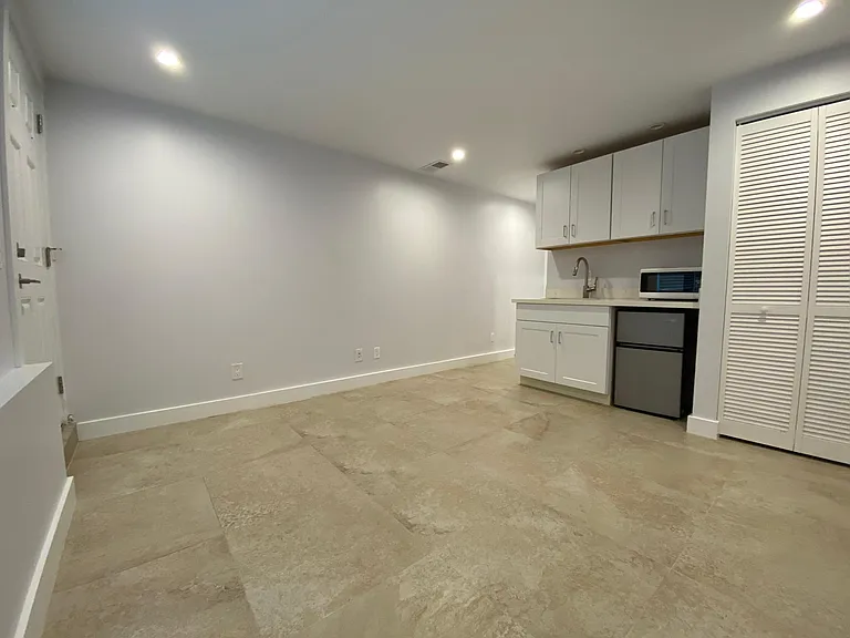 52 Avalon Dr #3 — Photo 5