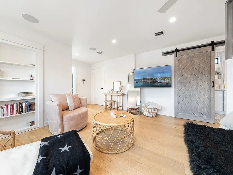 5317 Pacific Ave — Photo 28