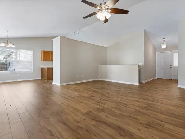578 Prentice Dr, Saint Peters, MO 63376