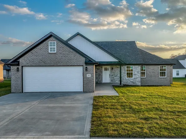 303 Mohegan Trl, Richmond, KY 40475