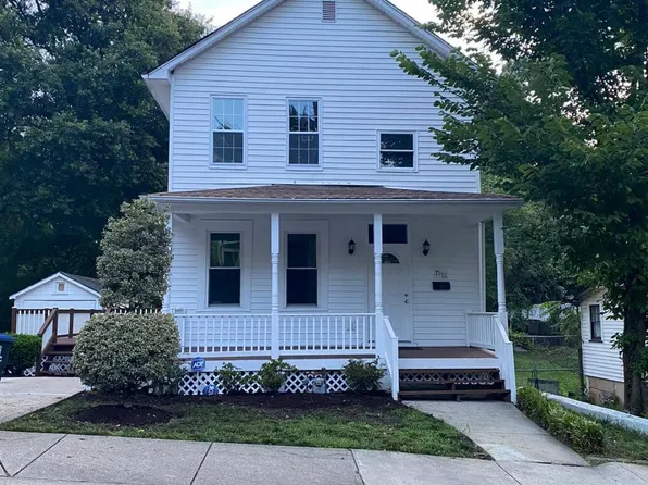 4226 34th St, Mount Rainier, MD 20712