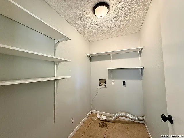 705 Woodcrest Cir — Photo 11
