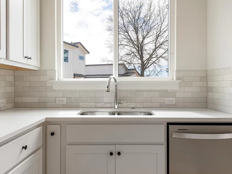 304 E 195th St #304 — Photo 11