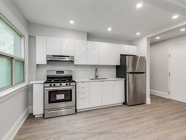 120 Vaughan Rd #20 — Photo 12