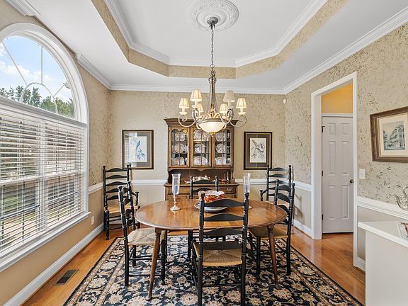 5th image of 12 Shannon Creek Ct