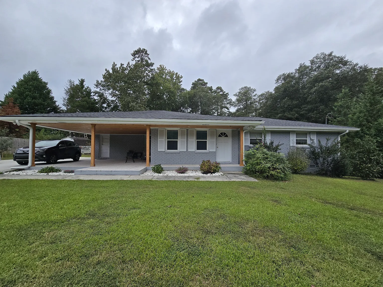 3 bed, 1740 sqft, $2,000 — Photo 2