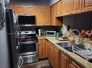 2221 S Sherman Cir APT 304, Miramar, FL 33025