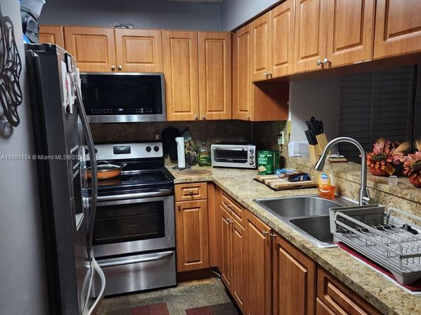 2221 S Sherman Cir APT 304