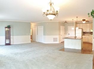 1070 Grandview Ct NE APT 102, Columbia Heights, MN 55421