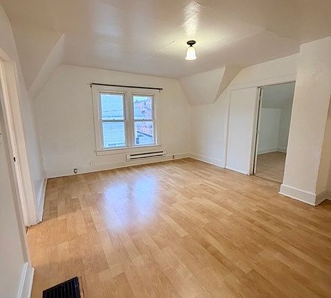 4th image of 611 N Broadway #A