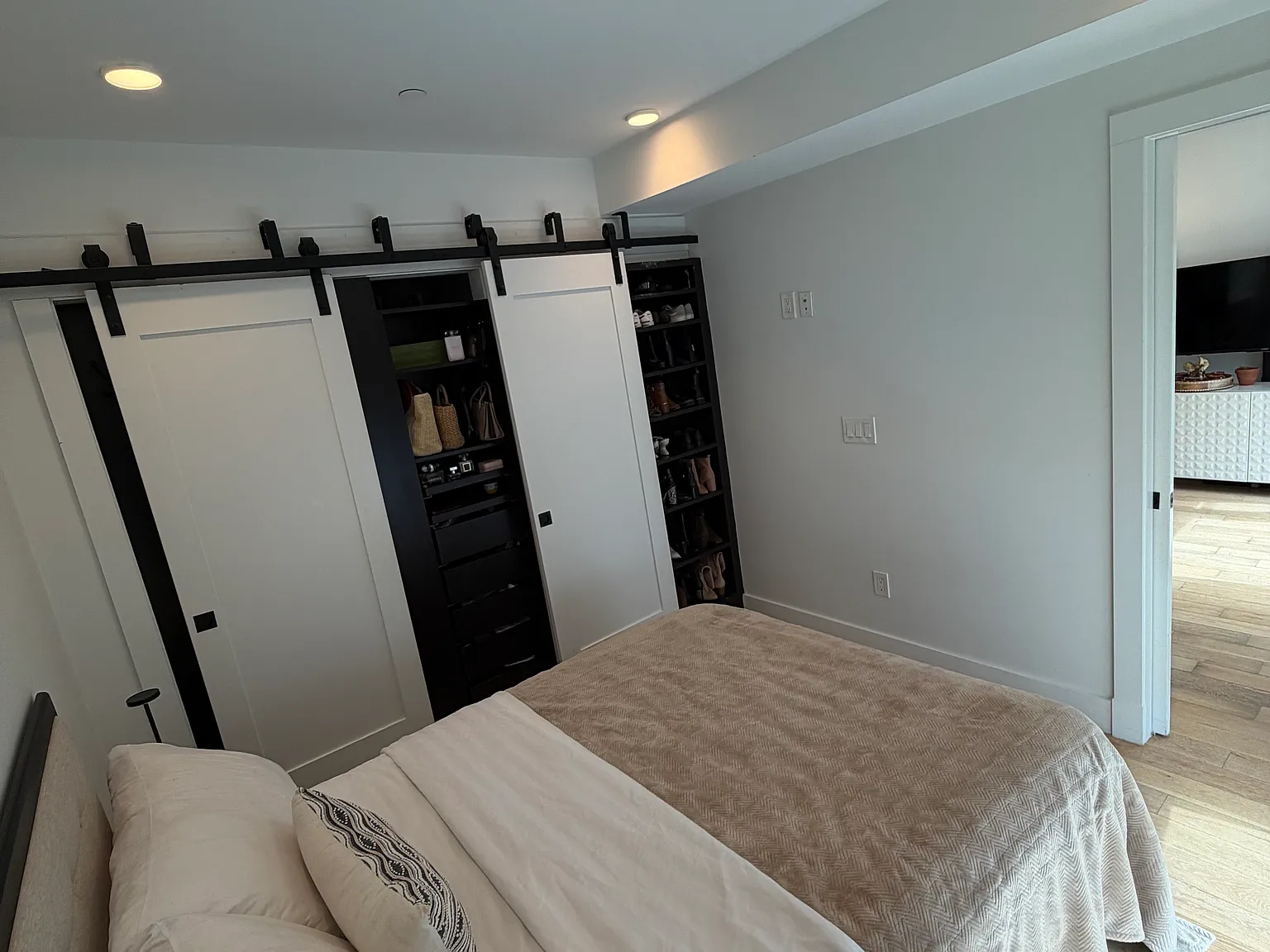 1 bed, 580 sqft, $2,195 — Photo 2