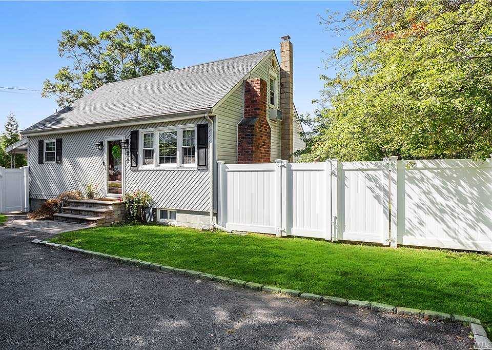 1st image of 2396 Feuereisen Ave