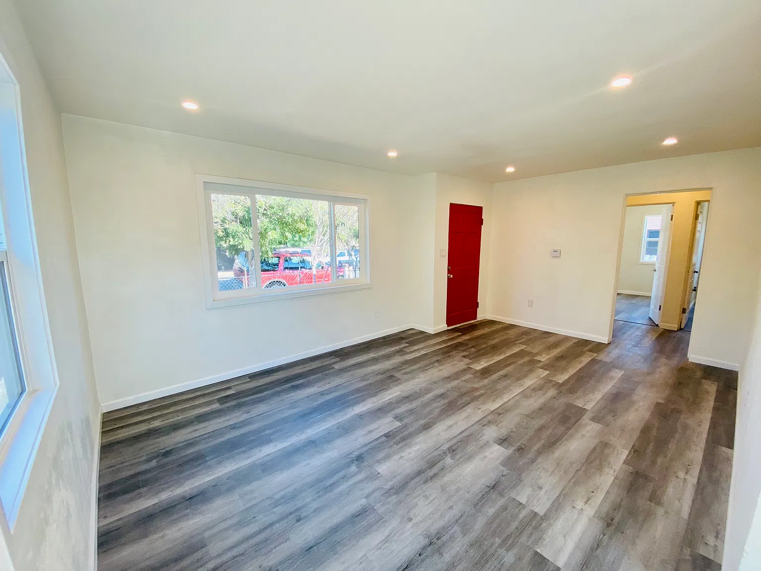3 bed, 1460 sqft, $3,295 — Photo 3