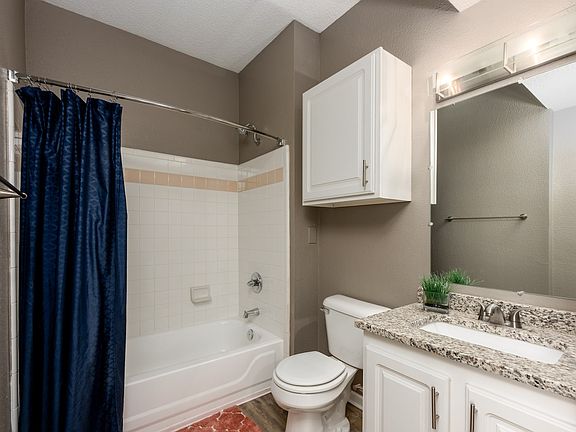 4th image of 5525 Elkhorn Dr #524