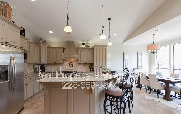 9462 Country Lake Dr — Photo 3