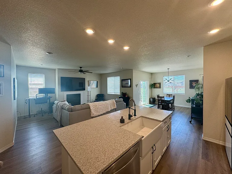 10474 Summer Ridge Dr — Photo 5
