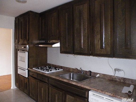 4th image of 30 Pearsall Ave APT 3D